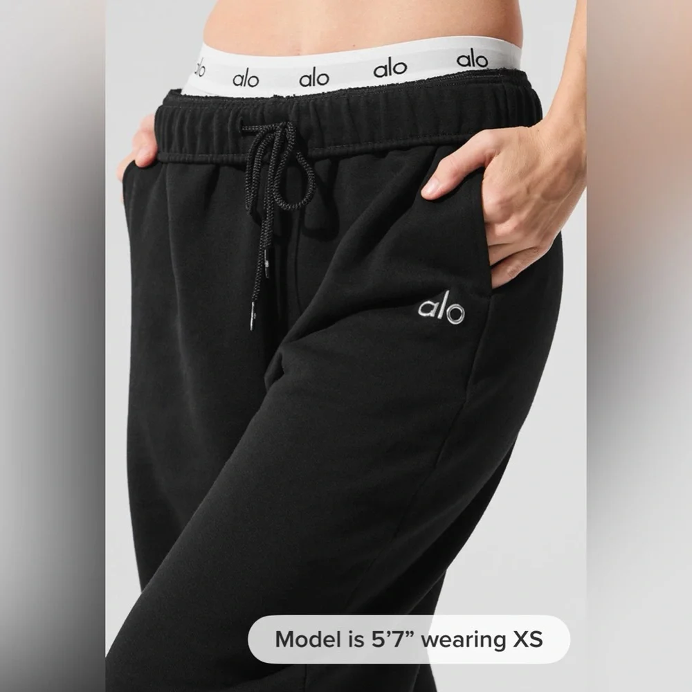 ALO Yoga NWT Accolade Straight Leg Sweatpants Black Size M Oversized